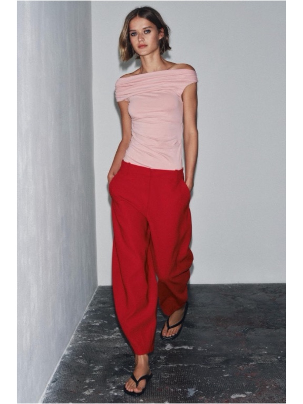 Zara Red Pleated Balloon Barrel Pants - Picture 2 of 5
